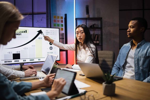 Quel est le rôle de l'analyse de données dans l'amélioration des performances d'un site web?